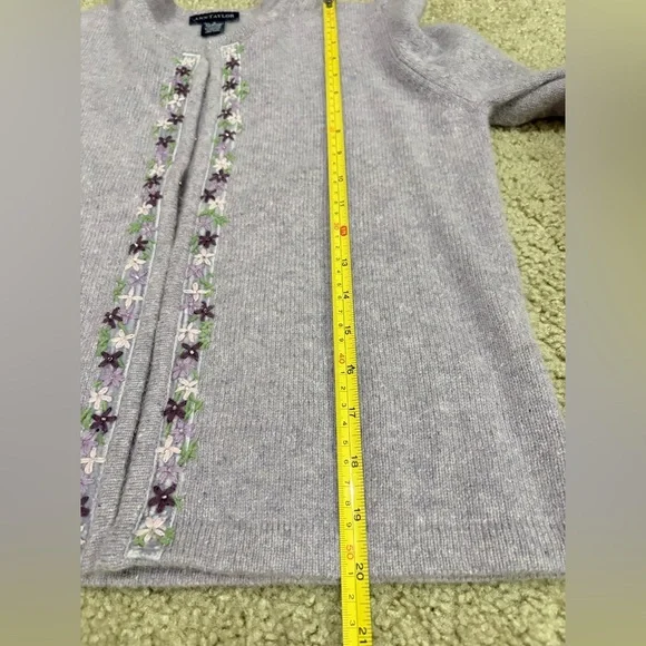 Ann Taylor Cardigan Sweater Small Wool Angora Lavender Floral Embroidered - Picture 7 of 8